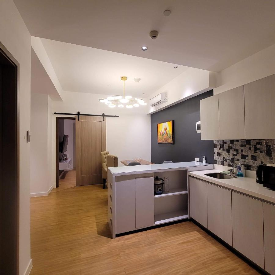 2 Bedroom Executive Suite Under New Management Манила Экстерьер фото